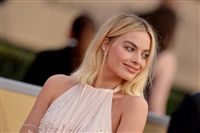 Margot Robbie Longsleeve T-shirt #3039291
