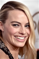 Margot Robbie t-shirt #3039372