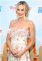 Margot Robbie t-shirt #3039383