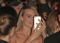 Margot Robbie Longsleeve T-shirt #3081722