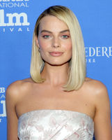 Margot Robbie Sweatshirt #3081842