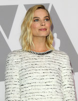 Margot Robbie Longsleeve T-shirt #3110389