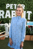 Margot Robbie Longsleeve T-shirt #3110423