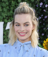 Margot Robbie Longsleeve T-shirt #3110520