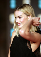 Margot Robbie Longsleeve T-shirt #3110525