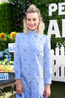 Margot Robbie hoodie #3110640