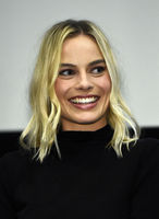 Margot Robbie Sweatshirt #3110677