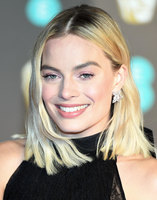 Margot Robbie Longsleeve T-shirt #3131784