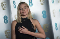 Margot Robbie Longsleeve T-shirt #3131822