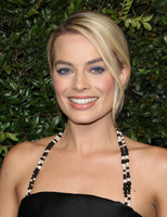 Margot Robbie Longsleeve T-shirt #3131823