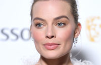 Margot Robbie Longsleeve T-shirt #3131887