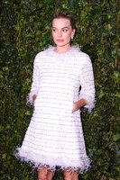 Margot Robbie Longsleeve T-shirt #3131896