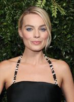 Margot Robbie Longsleeve T-shirt #3131912