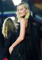 Margot Robbie Longsleeve T-shirt #3131934