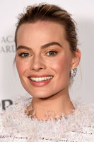 Margot Robbie Longsleeve T-shirt #3132107