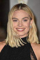 Margot Robbie Longsleeve T-shirt #3156236