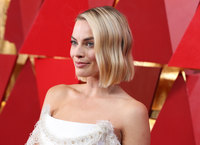Margot Robbie Longsleeve T-shirt #3156258