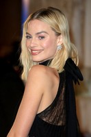 Margot Robbie tote bag #G1398450