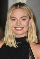 Margot Robbie Longsleeve T-shirt #3156373