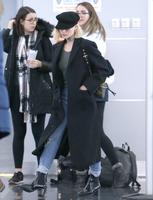 Margot Robbie Sweatshirt #3172936