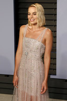 Margot Robbie Sweatshirt #3172954