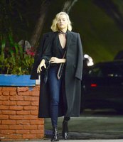 Margot Robbie Sweatshirt #3172999