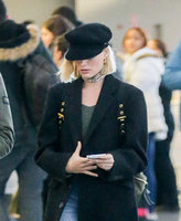 Margot Robbie Sweatshirt #3173035
