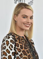 Margot Robbie Longsleeve T-shirt #3185251