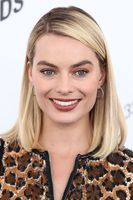Margot Robbie Longsleeve T-shirt #3185293