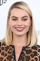Margot Robbie Longsleeve T-shirt #3185306