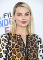Margot Robbie Longsleeve T-shirt #3185366