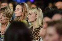 Margot Robbie Longsleeve T-shirt #3185374