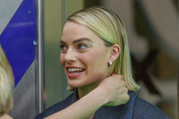 Margot Robbie Longsleeve T-shirt #3185402