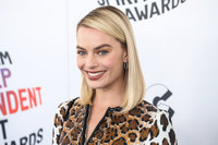 Margot Robbie Longsleeve T-shirt #3185446