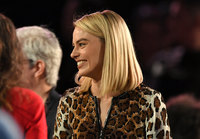 Margot Robbie Longsleeve T-shirt #3185510