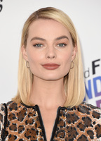 Margot Robbie Longsleeve T-shirt #3185534