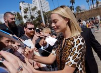 Margot Robbie Longsleeve T-shirt #3185540