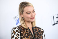 Margot Robbie Longsleeve T-shirt #3185545