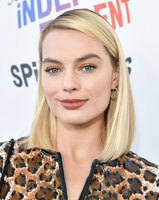 Margot Robbie Longsleeve T-shirt #3185603