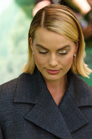 Margot Robbie Longsleeve T-shirt #3185634