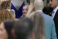 Margot Robbie Sweatshirt #3185639