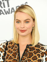 Margot Robbie Longsleeve T-shirt #3185685