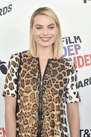 Margot Robbie tote bag #G1427810
