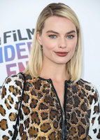 Margot Robbie Longsleeve T-shirt #3185713