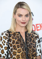Margot Robbie tote bag #G1427845