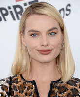 Margot Robbie Longsleeve T-shirt #3185782