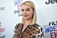 Margot Robbie Longsleeve T-shirt #3185786