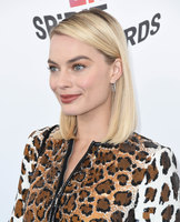 Margot Robbie Longsleeve T-shirt #3185787