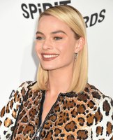 Margot Robbie Longsleeve T-shirt #3185795