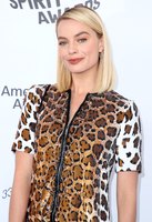 Margot Robbie Longsleeve T-shirt #3185861